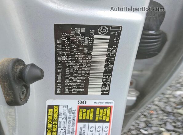 2T1BURHE6JC090005 2018 TOYOTA COROLLA Silver ძრავის განყოფილების ხედი