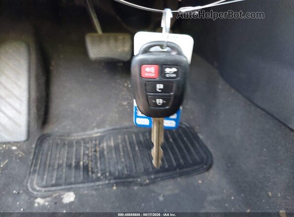 2T1BURHE6JC988023 2018 TOYOTA COROLLA Silver Вид панелі приладів