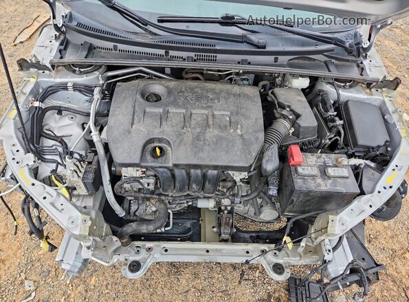 2T1BURHE6KC199601 2019 TOYOTA COROLLA Silver Rear interior view