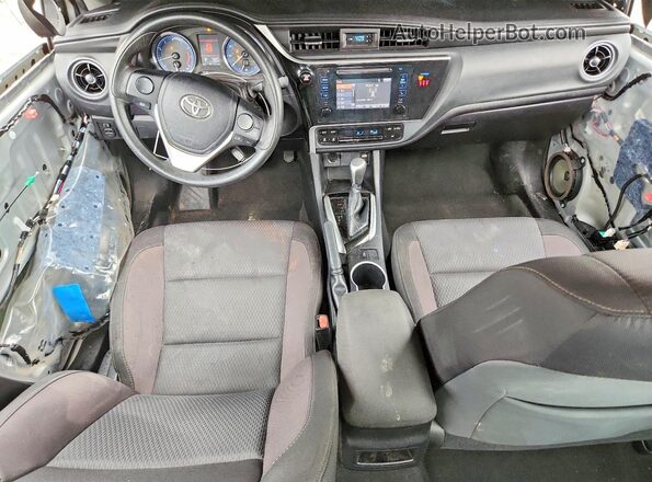 2T1BURHE6KC199601 2019 TOYOTA COROLLA Silver Dashboard view