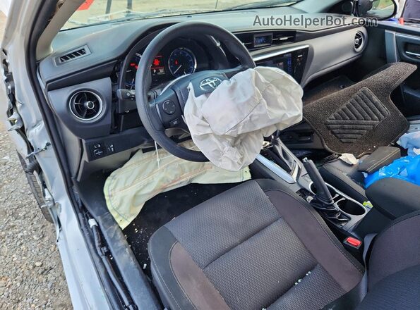 2T1BURHE7HC890497 2017 TOYOTA COROLLA Silver Widok deski rozdzielczej