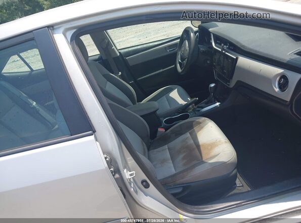 2T1BURHE7HC939293 2017 TOYOTA COROLLA Silver წინა სალონის ხედი