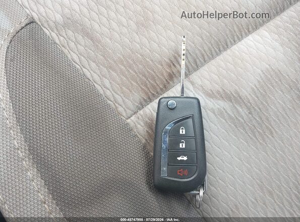 2T1BURHE7HC939293 2017 TOYOTA COROLLA Silver წინა პანელის ხედი