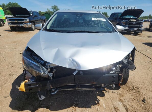 2T1BURHE7JC028595 2018 TOYOTA COROLLA Silver Вид спереду