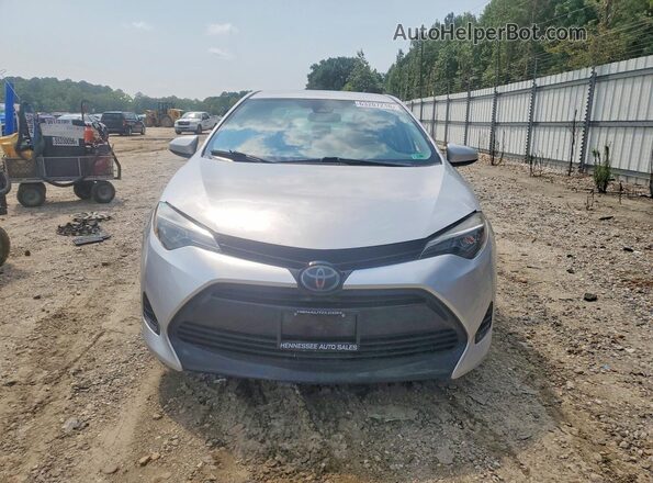 2T1BURHE7JC059667 2018 TOYOTA COROLLA Silver Front view