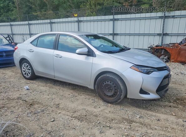 2T1BURHE7JC059667 2018 TOYOTA COROLLA Silver Front right