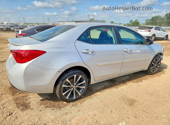 2T1BURHE7JC097433 2018 TOYOTA COROLLA Серебряный Задняя правая четверть