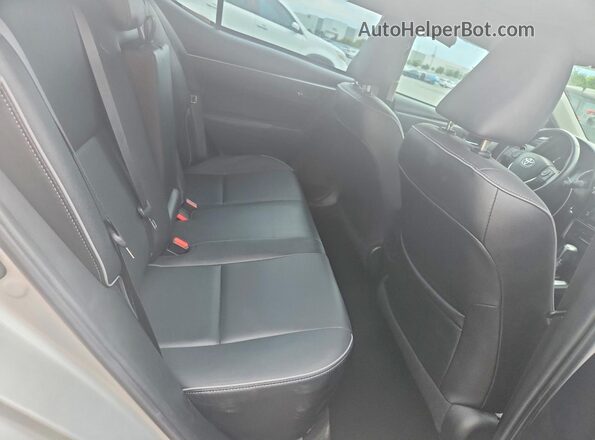 2T1BURHE7KC206233 2019 TOYOTA COROLLA Silver Widok tylnych siedzeń
