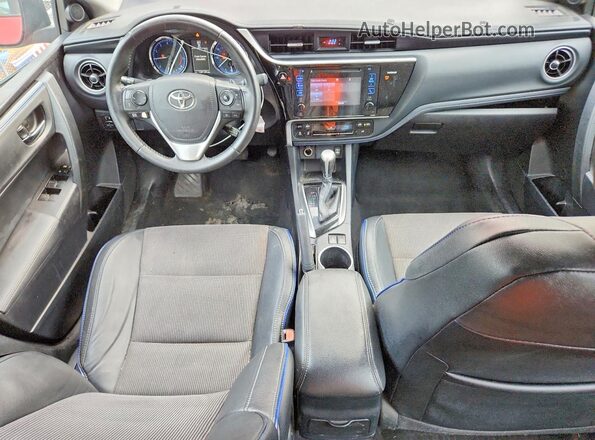 2T1BURHE8HC748126 2017 TOYOTA COROLLA Красный Вид панели приборов