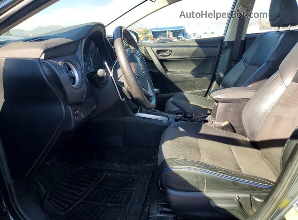 2T1BURHE8HC761832 2017 TOYOTA COROLLA Синий Вид салона спереди