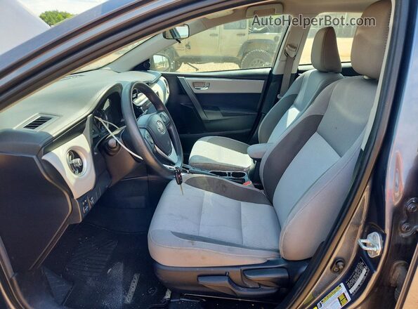 2T1BURHE8JC024054 2018 TOYOTA COROLLA Синий Вид салона спереди