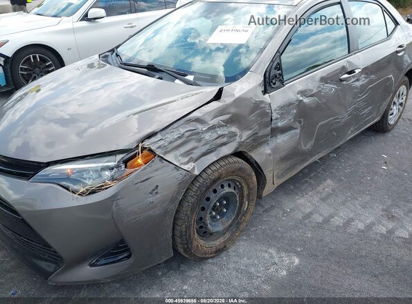 2T1BURHE8JC047964 2018 TOYOTA COROLLA Серый Вид спереди
