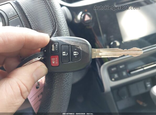 2T1BURHE9HC820824 2017 TOYOTA COROLLA Серый Вид панели приборов