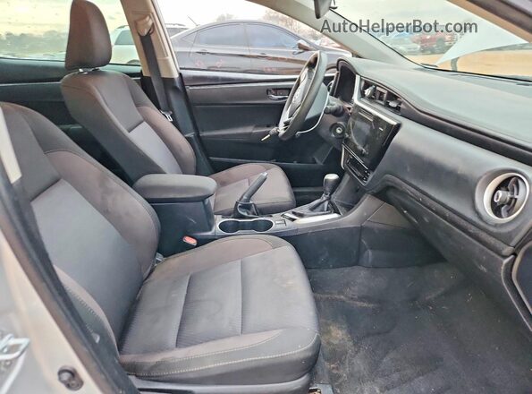 2T1BURHE9HC850597 2017 TOYOTA COROLLA Silver წინა სალონის ხედი