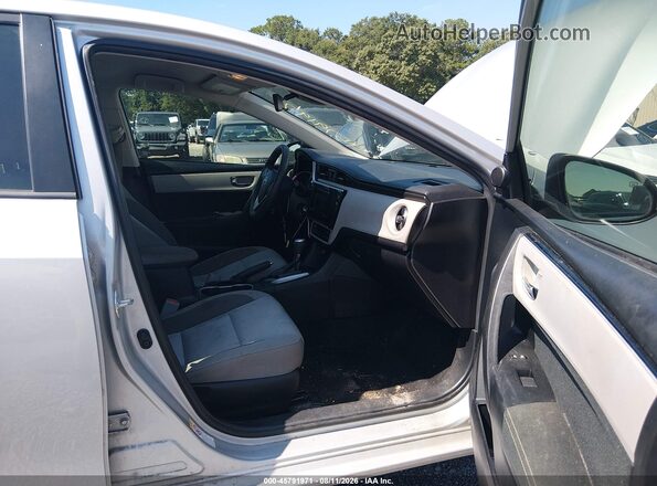 2T1BURHE9JC001527 2018 TOYOTA COROLLA Silver Սալոնի դիմացի տեսք