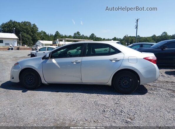 2T1BURHE9JC001527 2018 TOYOTA COROLLA Silver Սալոնի 360 աստիճան տեսք