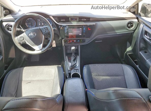 2T1BURHE9JC013838 2018 TOYOTA COROLLA Серый Вид панели приборов