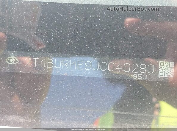 2T1BURHE9JC040280 2018 TOYOTA COROLLA Gray Vista del compartimento del motor