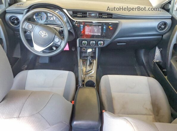 2T1BURHE9JC047763 2018 TOYOTA COROLLA Silver Вид панелі приладів
