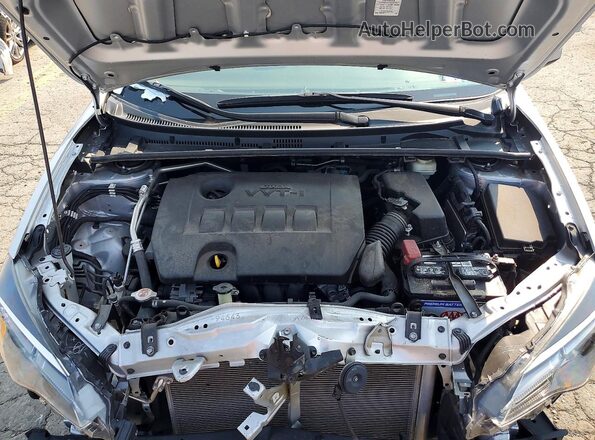 2T1BURHE9JC066460 2018 TOYOTA COROLLA Silver Rear interior view
