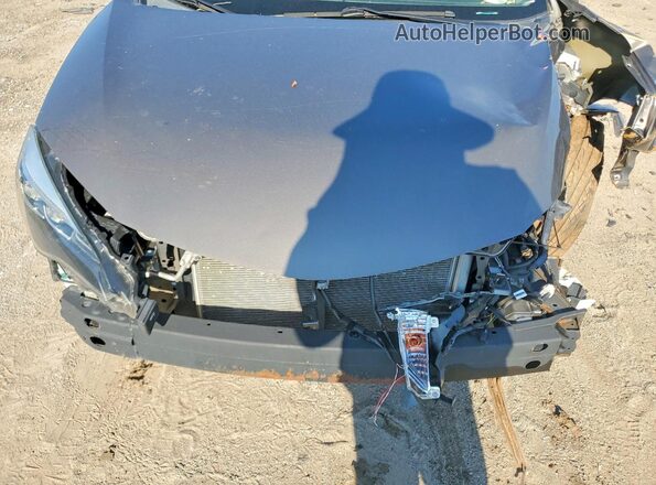 2T1BURHE9JC977047 2018 TOYOTA COROLLA Gray Rear interior view