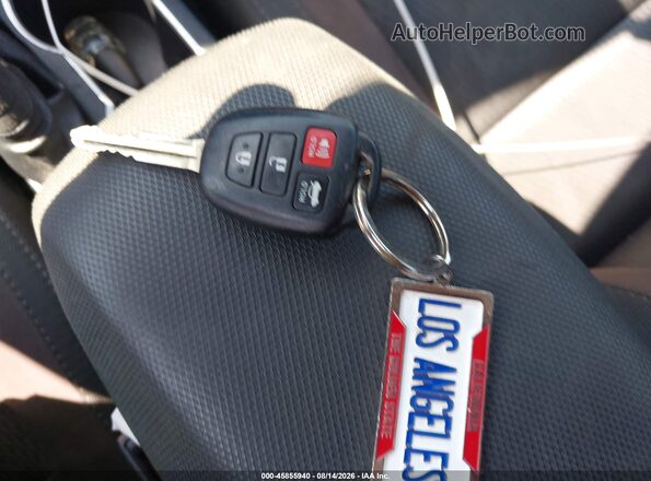 2T1BURHE9JC989439 2018 TOYOTA COROLLA Серый Вид панели приборов