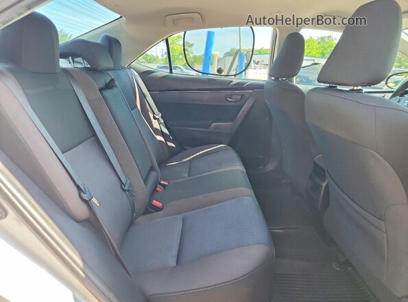 2T1BURHE9KC172540 2019 TOYOTA COROLLA Silver Widok tylnych siedzeń