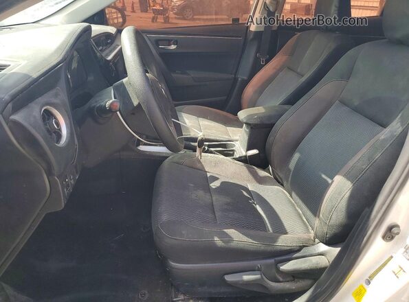 2T1BURHE9KC189483 2019 TOYOTA COROLLA White Front interior view