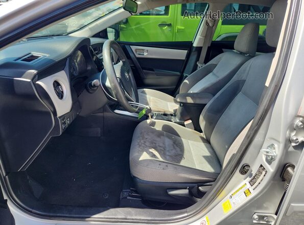 2T1BURHEXHC851533 2017 TOYOTA COROLLA Серебряный Вид салона спереди
