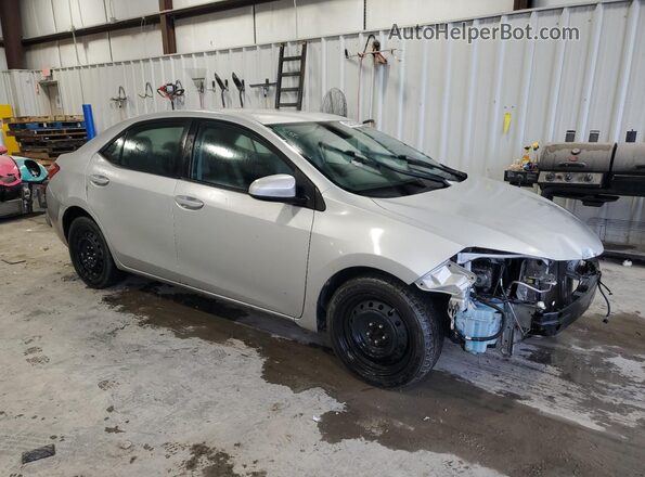 2T1BURHEXHC939000 2017 TOYOTA COROLLA Серебряный Передняя правая четверть