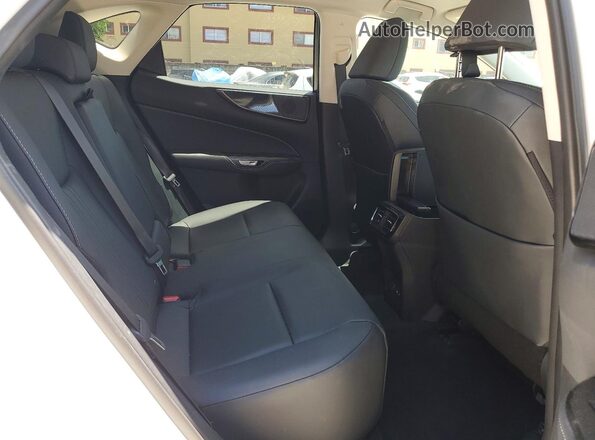 2T2ADCAZ0SC028005 2025 LEXUS NX White Vista de los asientos traseros