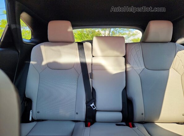 2T2BAMBA6TC076086 2026 LEXUS RX Red Вид задніх сидінь