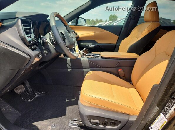 2T2BAMCA0SC109449 2025 LEXUS RX Зеленый Вид салона спереди
