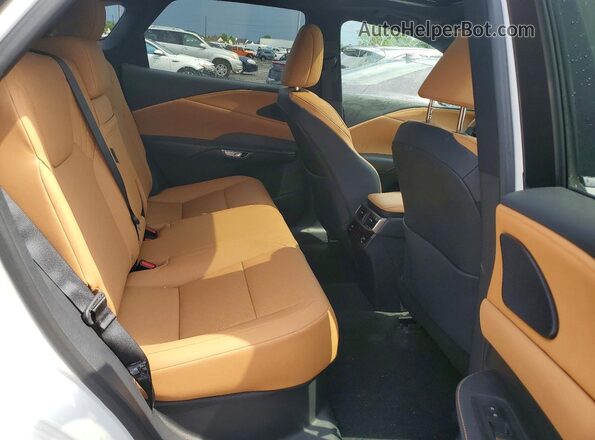 2T2BAMCA7PC032005 2023 LEXUS RX Белый Вид задней части салона