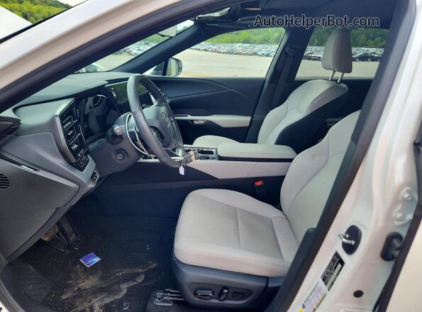 2T2BAMCA8RC054615 2024 LEXUS RX White Սալոնի դիմացի տեսք