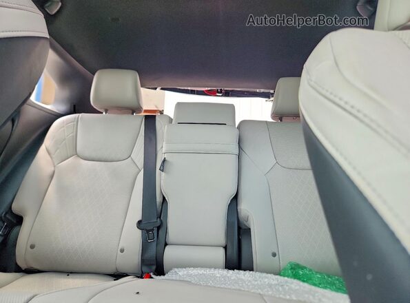 2T2BAMCA8RC054615 2024 LEXUS RX White Հետևի նստատեղերի տեսք