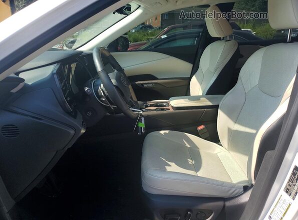 2T2BBMCAXPC021822 2023 LEXUS RX White Вид салону спереду