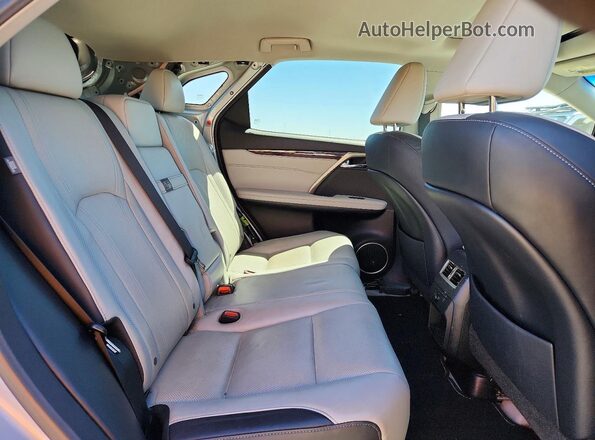 2T2BZMCA4HC090311 2017 LEXUS RX Silver Հետևի նստատեղերի տեսք