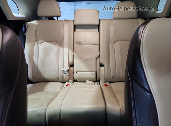 2T2BZMCAXHC087509 2017 LEXUS RX White Вид задніх сидінь