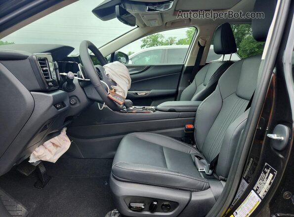 2T2GGCEZ3TC107570 2026 LEXUS NX Черный Вид салона спереди