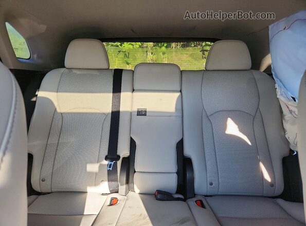 2T2HGMDA7MC062849 2021 LEXUS RX White Widok tylnych siedzeń