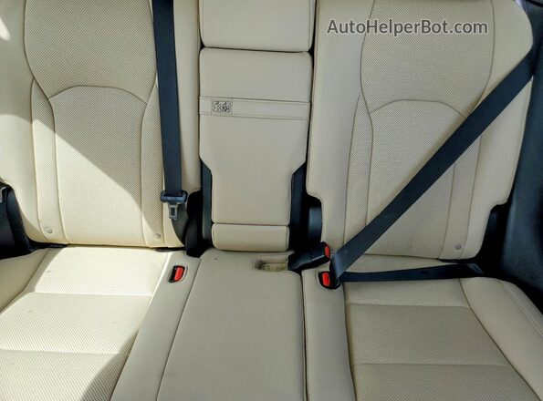 2T2HGMDA7NC085792 2022 LEXUS RX White Widok tylnych siedzeń