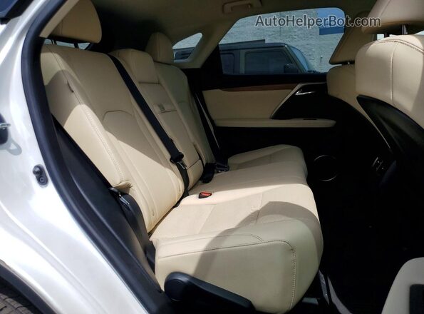 2T2HGMDA7NC085792 2022 LEXUS RX White Widok wnętrza z tyłu