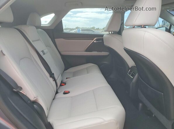2T2HZMAA9NC236176 2022 LEXUS RX Бежевый Вид задней части салона