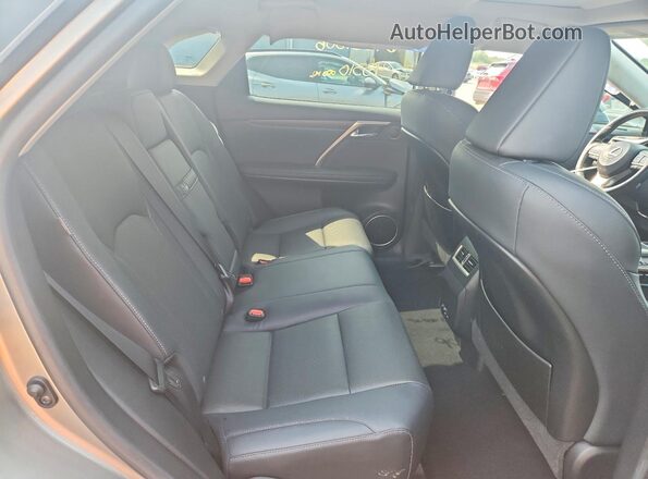 2T2HZMDA1MC299427 2021 LEXUS RX Silver Вид задньої частини салону