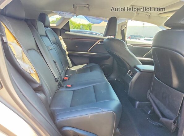 2T2HZMDA9MC267423 2021 LEXUS RX Silver Widok tylnych siedzeń