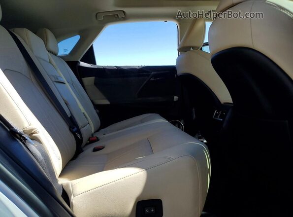 2T2JGMDA0MC068218 2021 LEXUS RX Белый Вид задней части салона