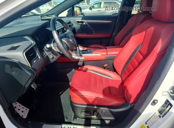 2T2YZMDAXNC327808 2022 LEXUS RX Белый Вид салона спереди