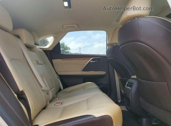 2T2ZZMCA3GC018013 2016 LEXUS RX Beige Вид задньої частини салону