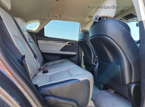 2T2ZZMCA5HC034554 2017 LEXUS RX Gray Widok wnętrza z tyłu
